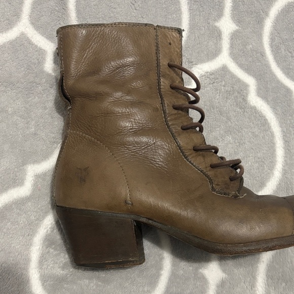 Frye Brown Leather lace up heeled Ankle Boots - Picture 10 of 14